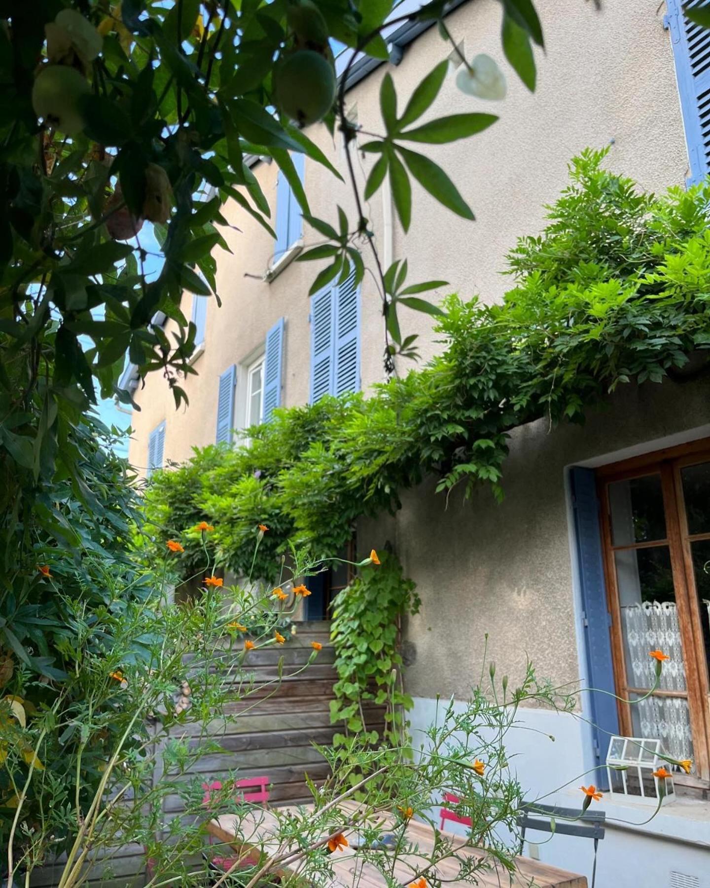 Clos St Joseph Oullins Kültér fotó