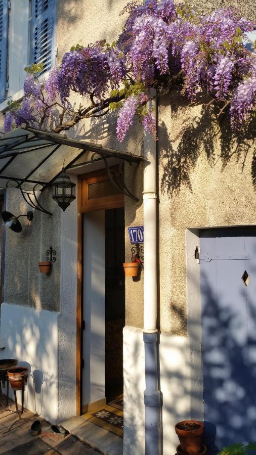Clos St Joseph Oullins Kültér fotó